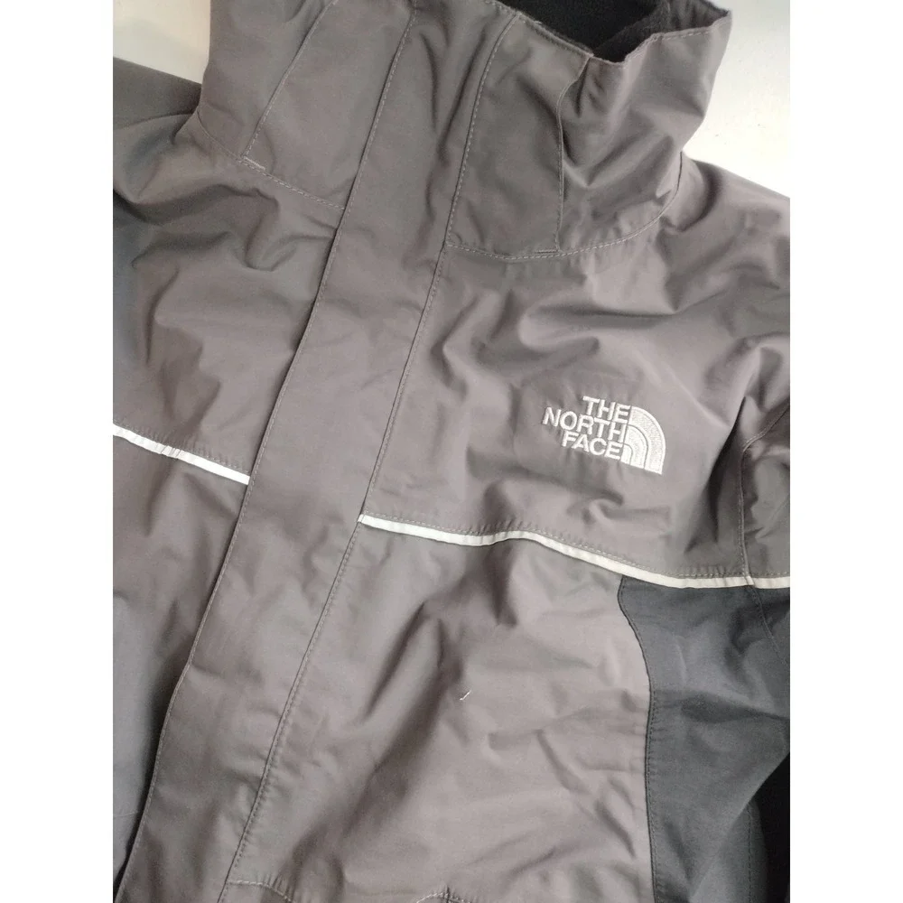 The North Face HyVent Boys Medium Gray Black Triclimate‎ Jacket no hood